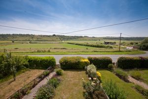 Front Garden / View - click for photo gallery